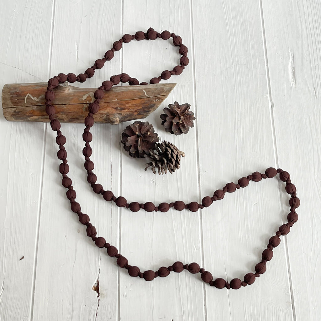 COLLAR BOLAS TELA