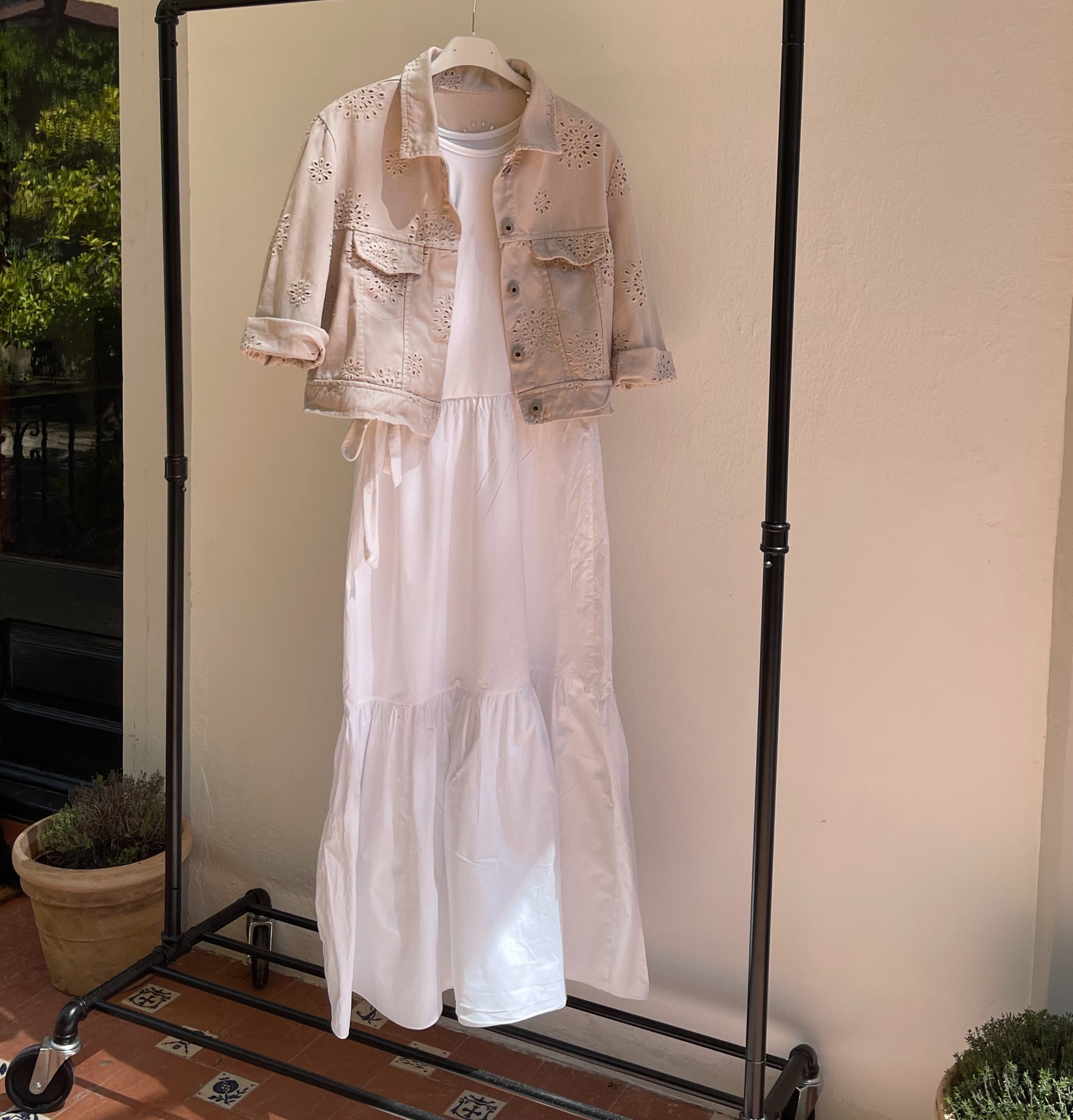 VESTIDO LAZO BLANCO