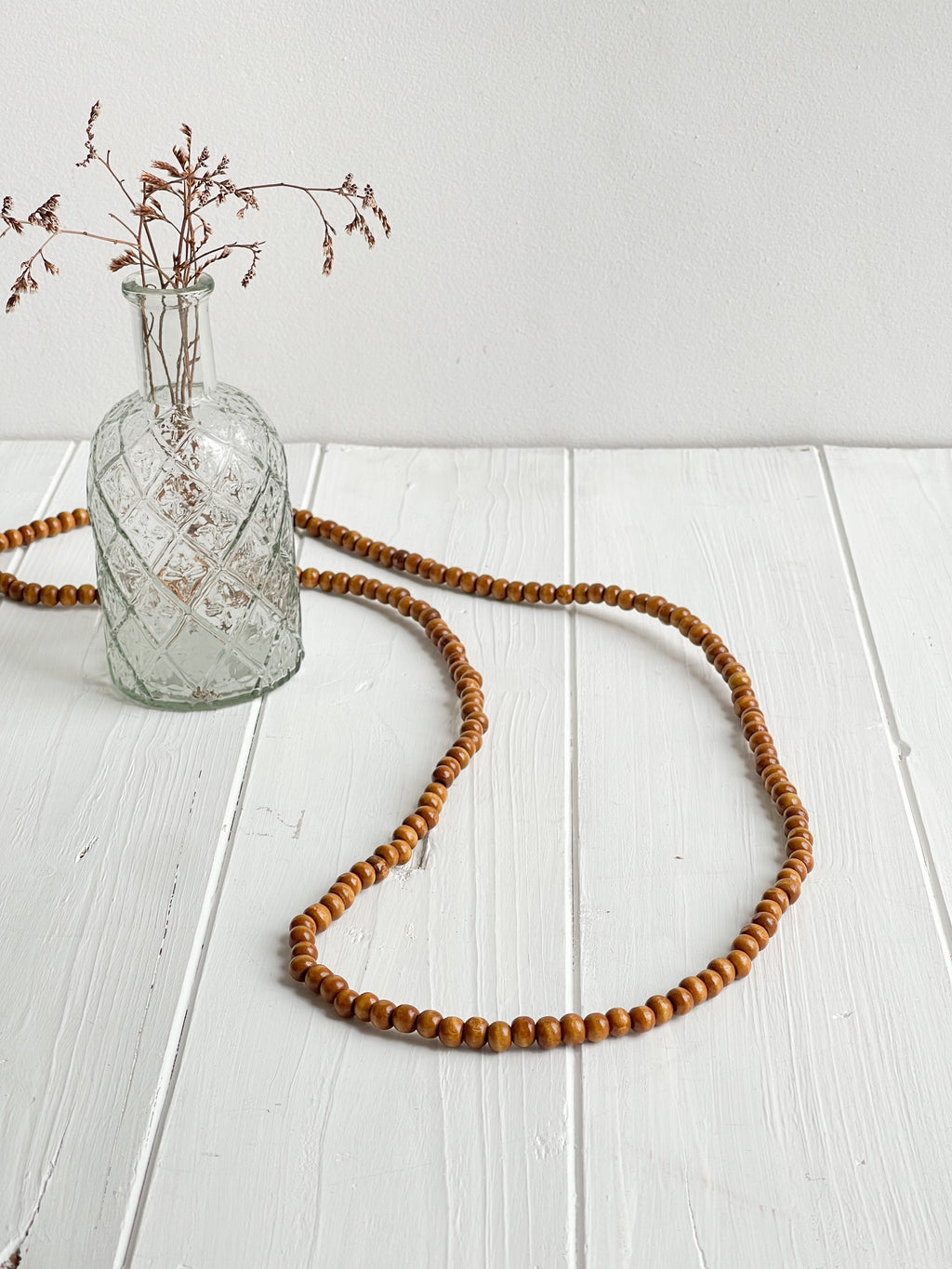 COLLAR BOLAS MADERA CAMEL