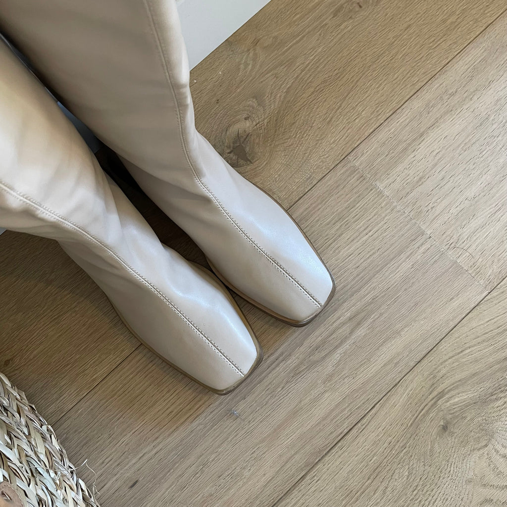 BOTA CLAIRE