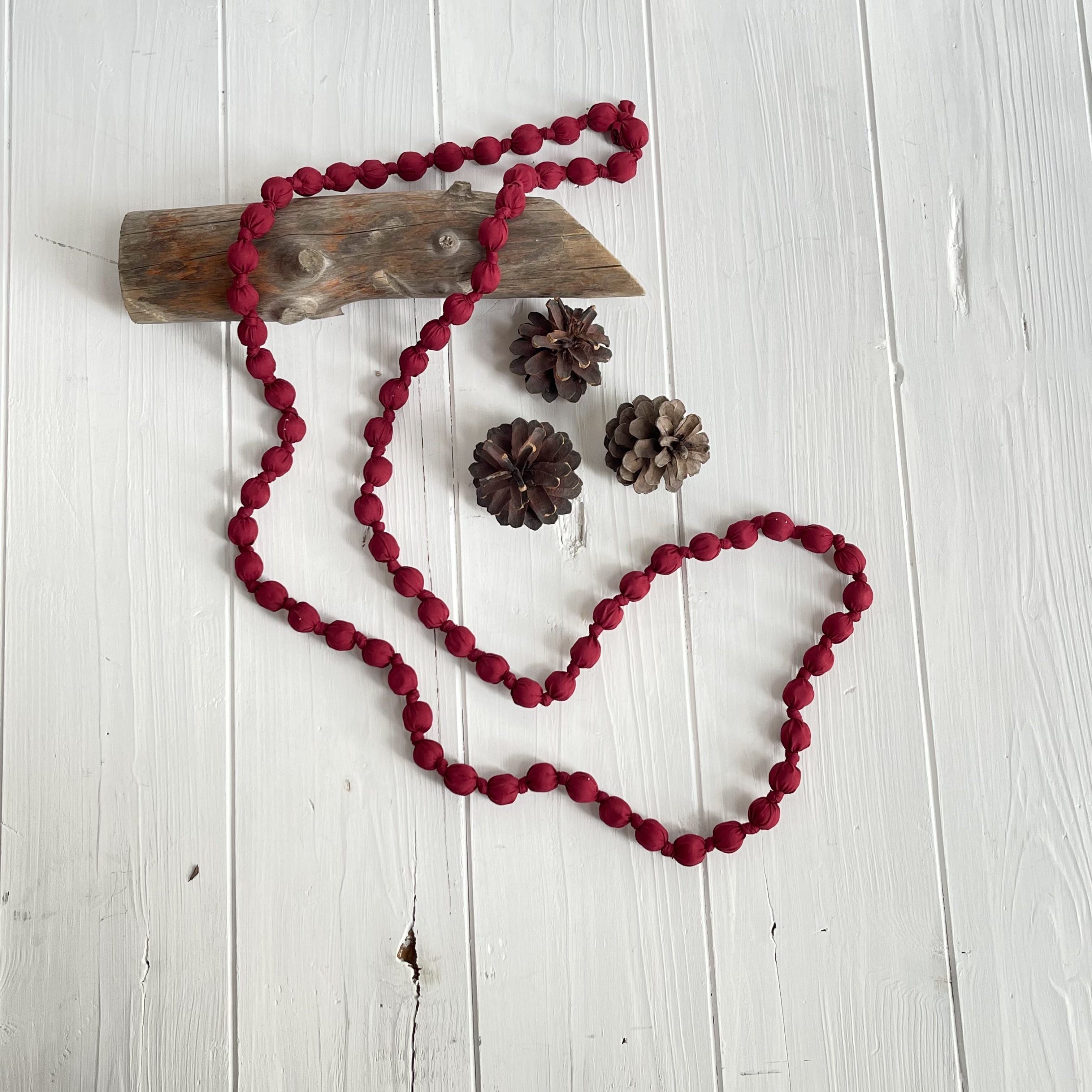 COLLAR BOLAS TELA