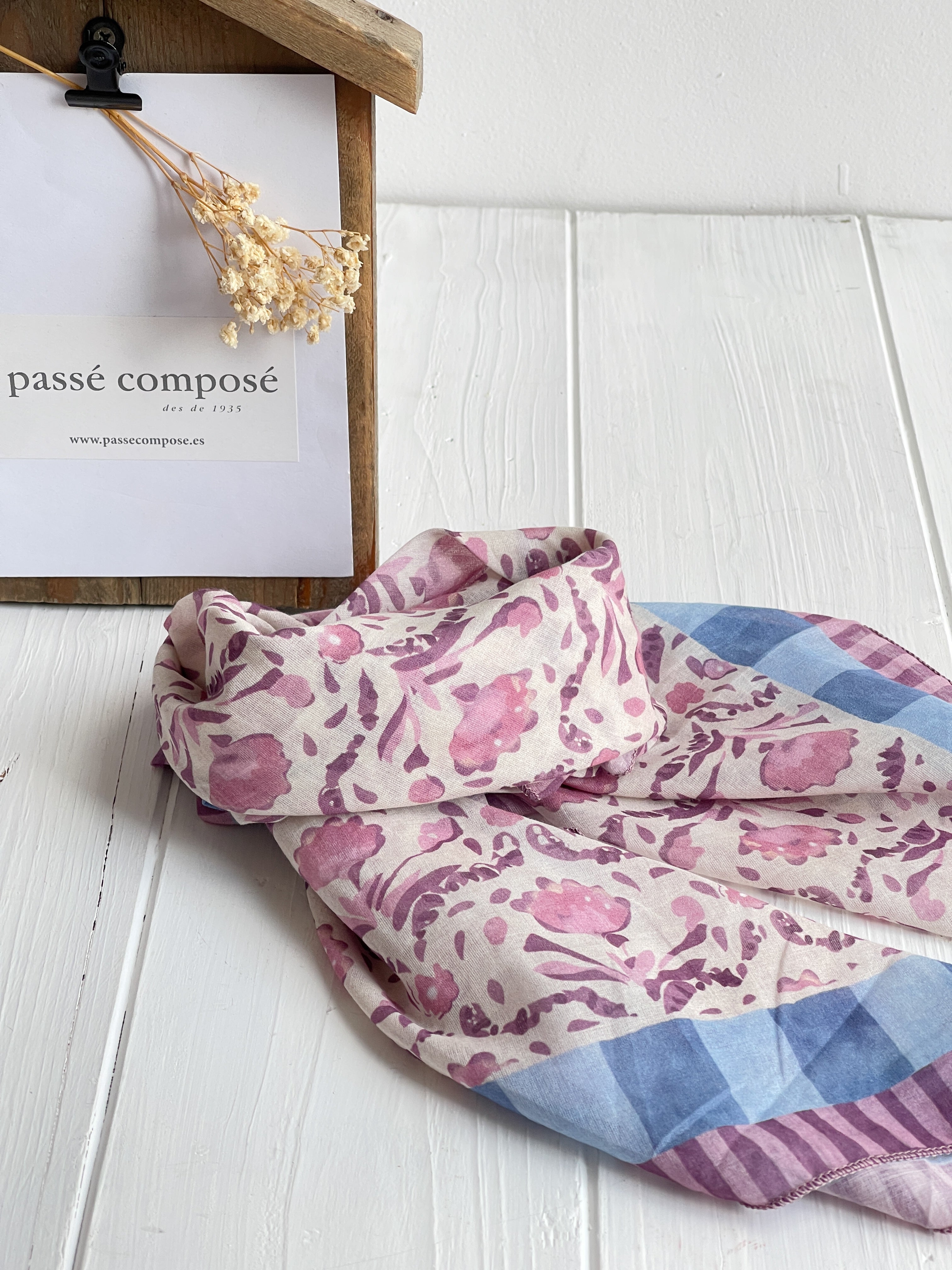 PAÑUELO FLORES MALVA