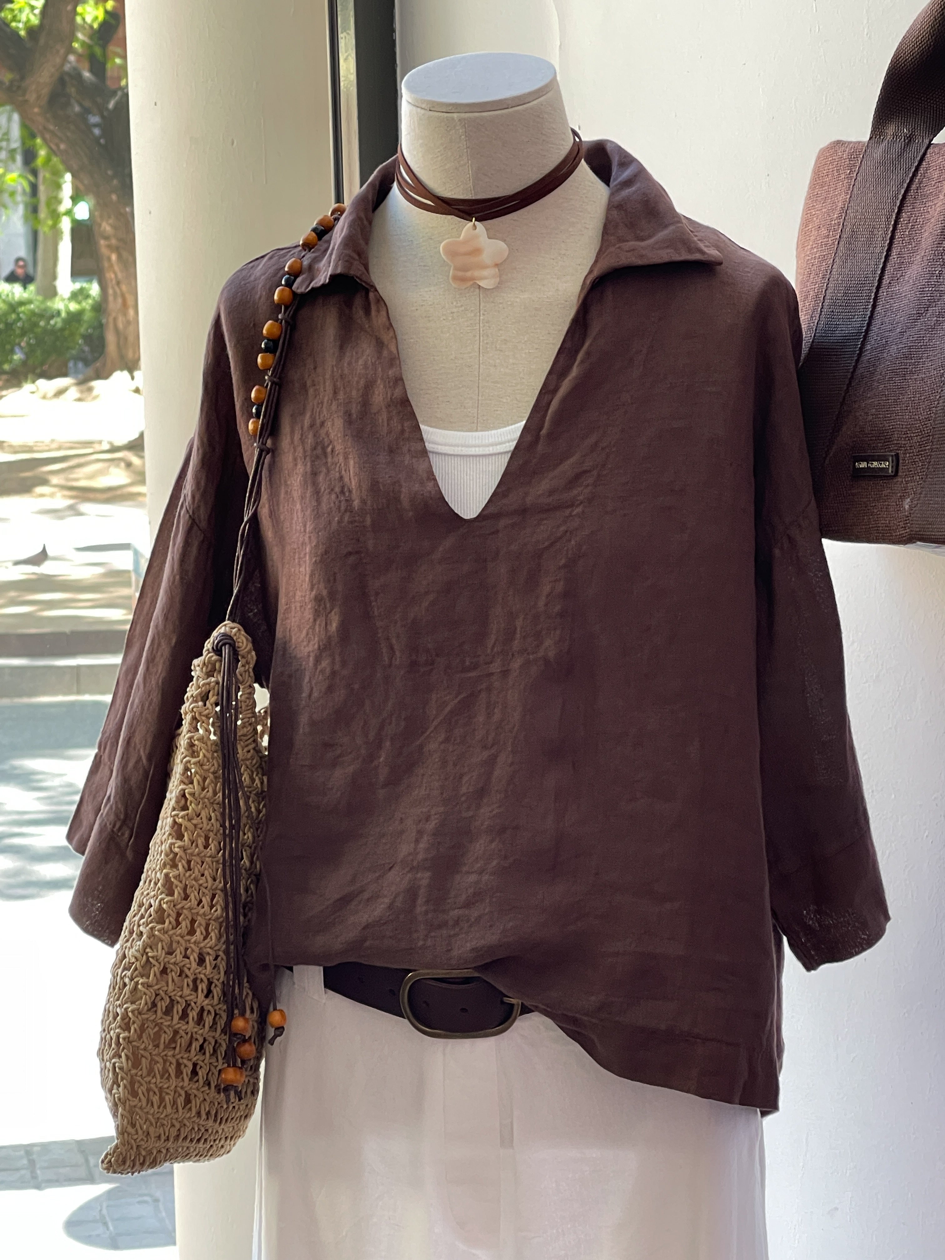 BLUSA AMARAL MARRÓN