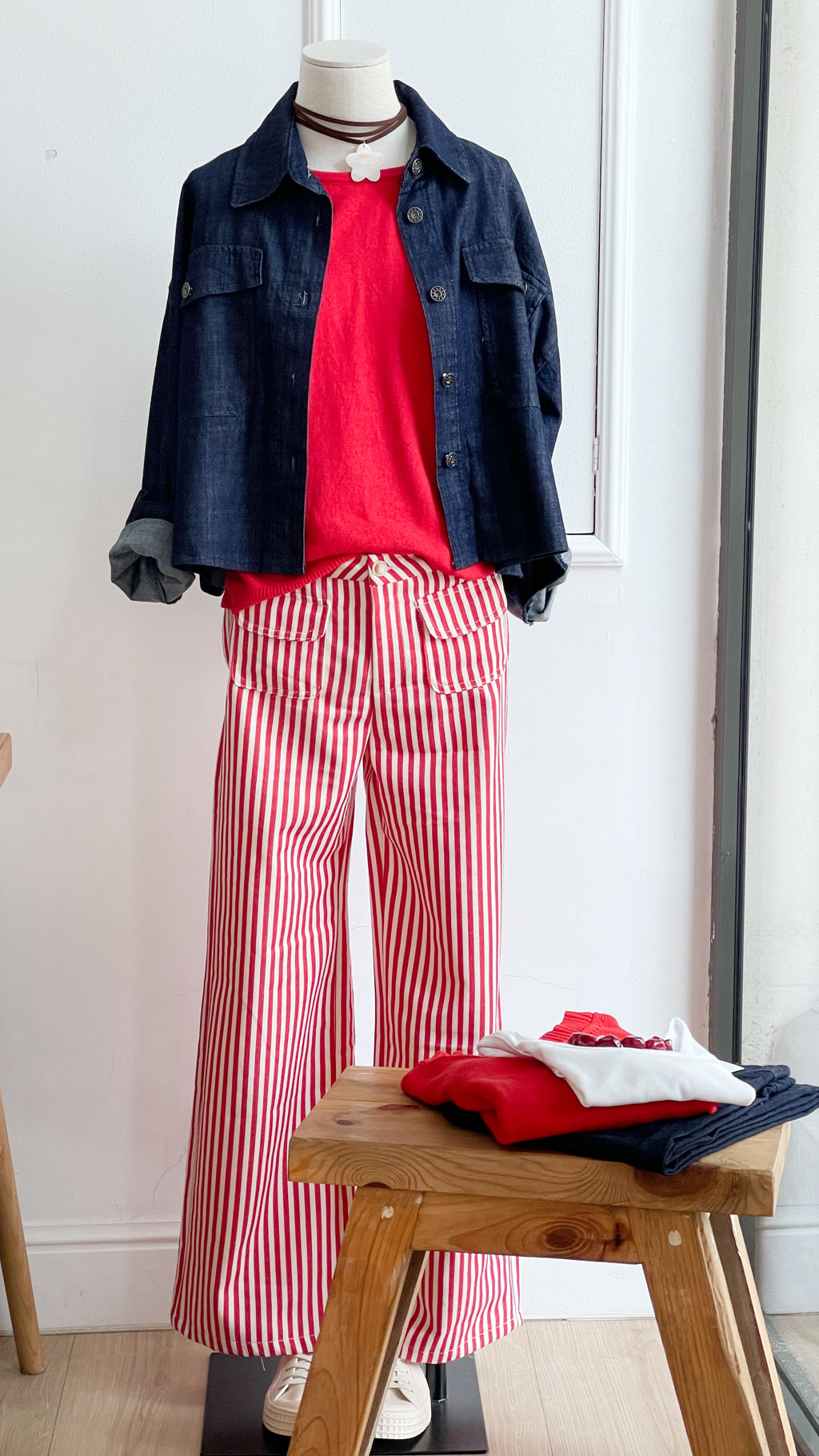 PANTALÓN RAYAS ROJAS
