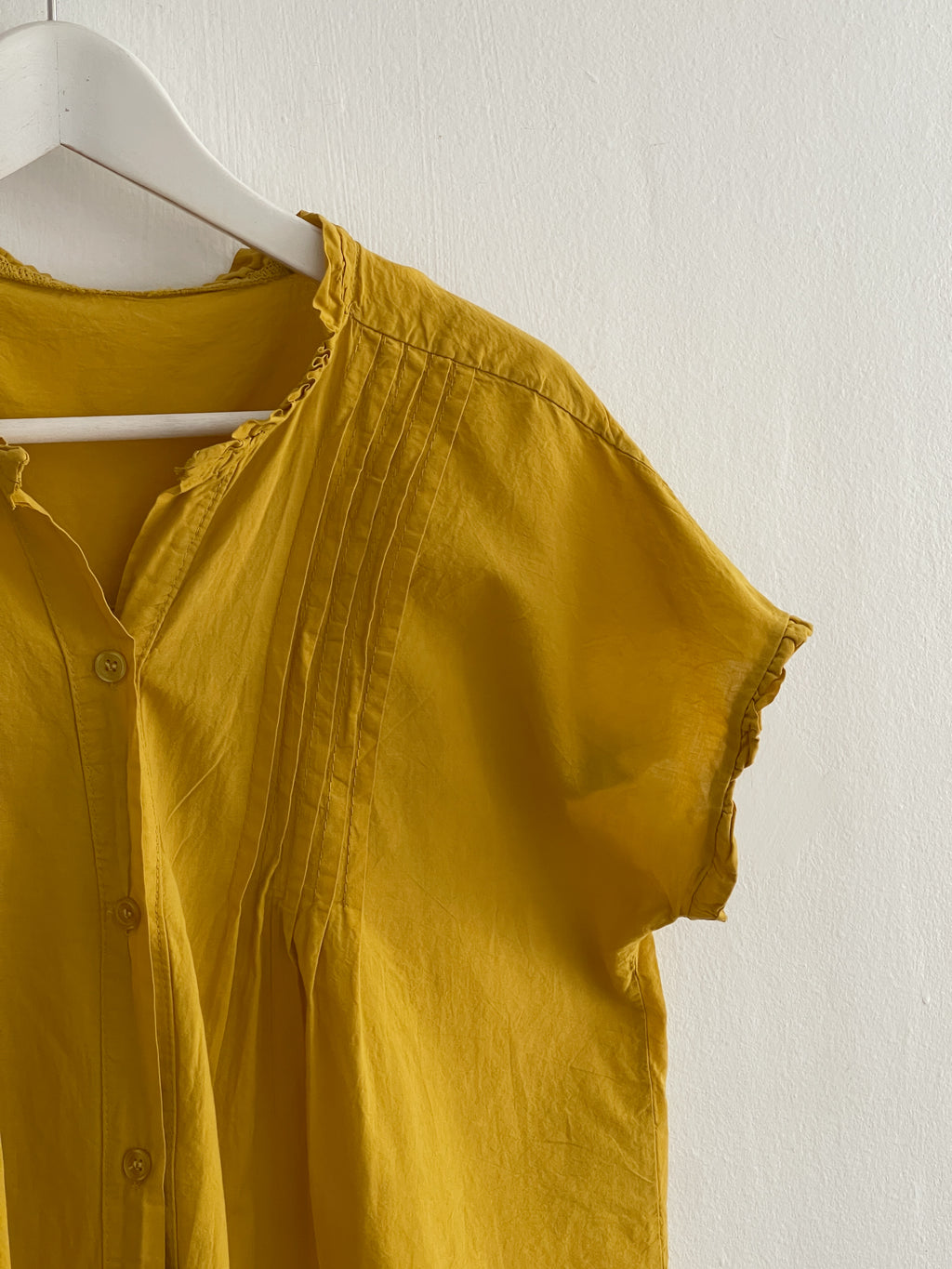 BLUSA CASSANDRA MOSTAZA